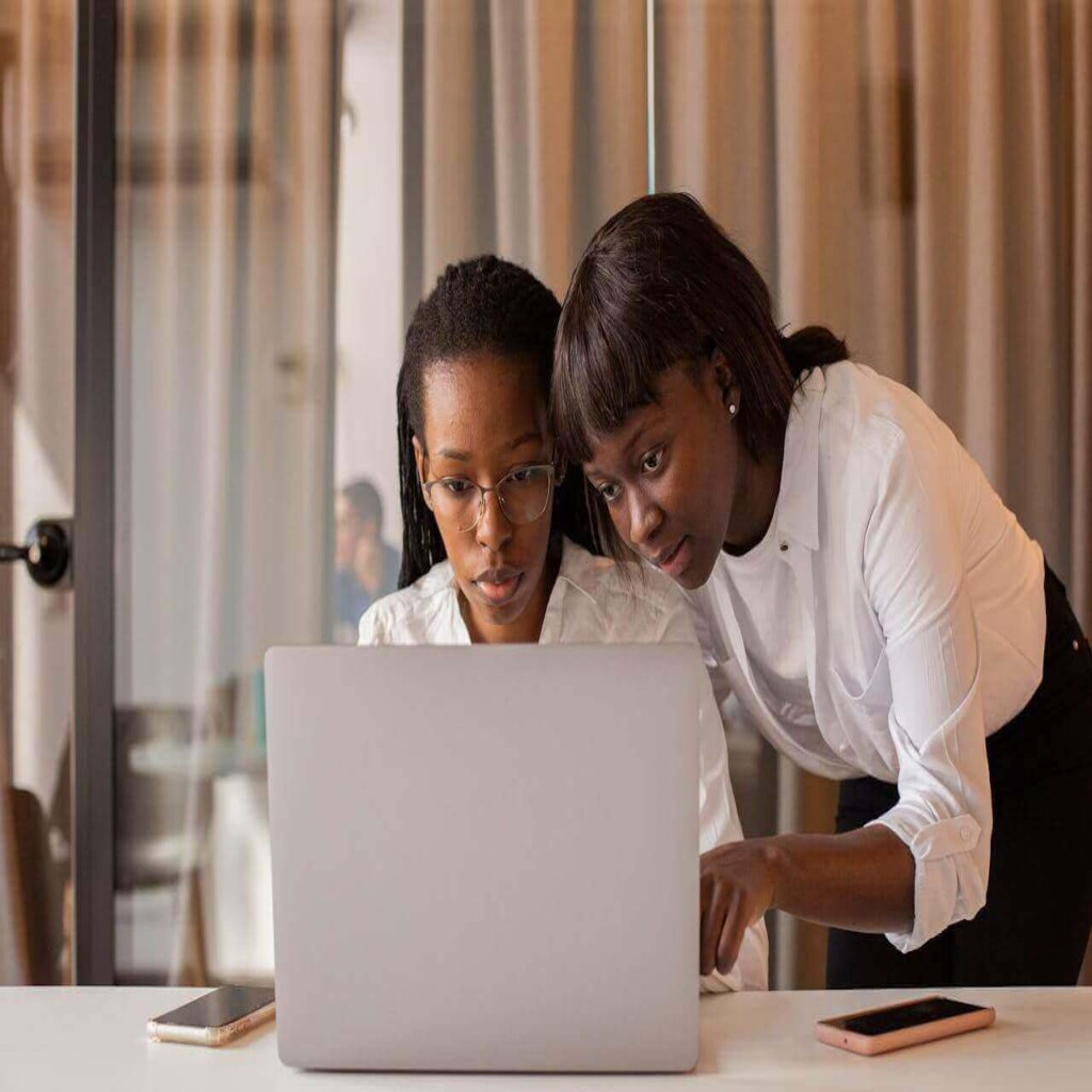 girls-working-on-laptop